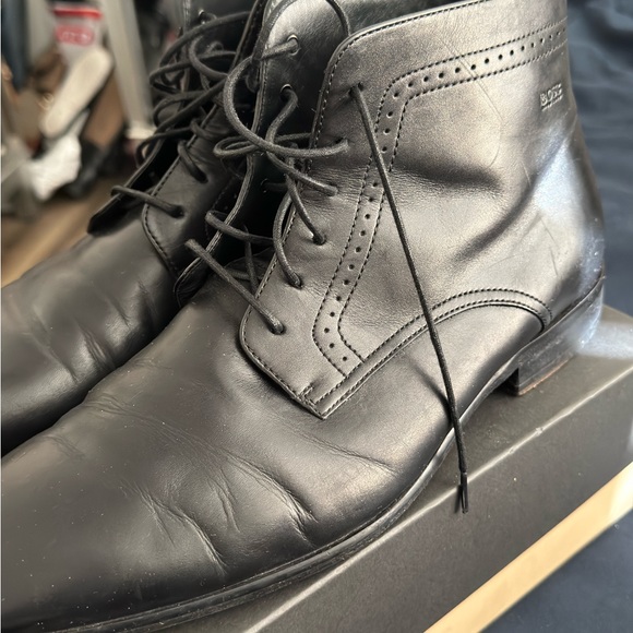 Hugo Boss Men\'s black leather chukka ankle logo lace up boots Sz 8 main image 4